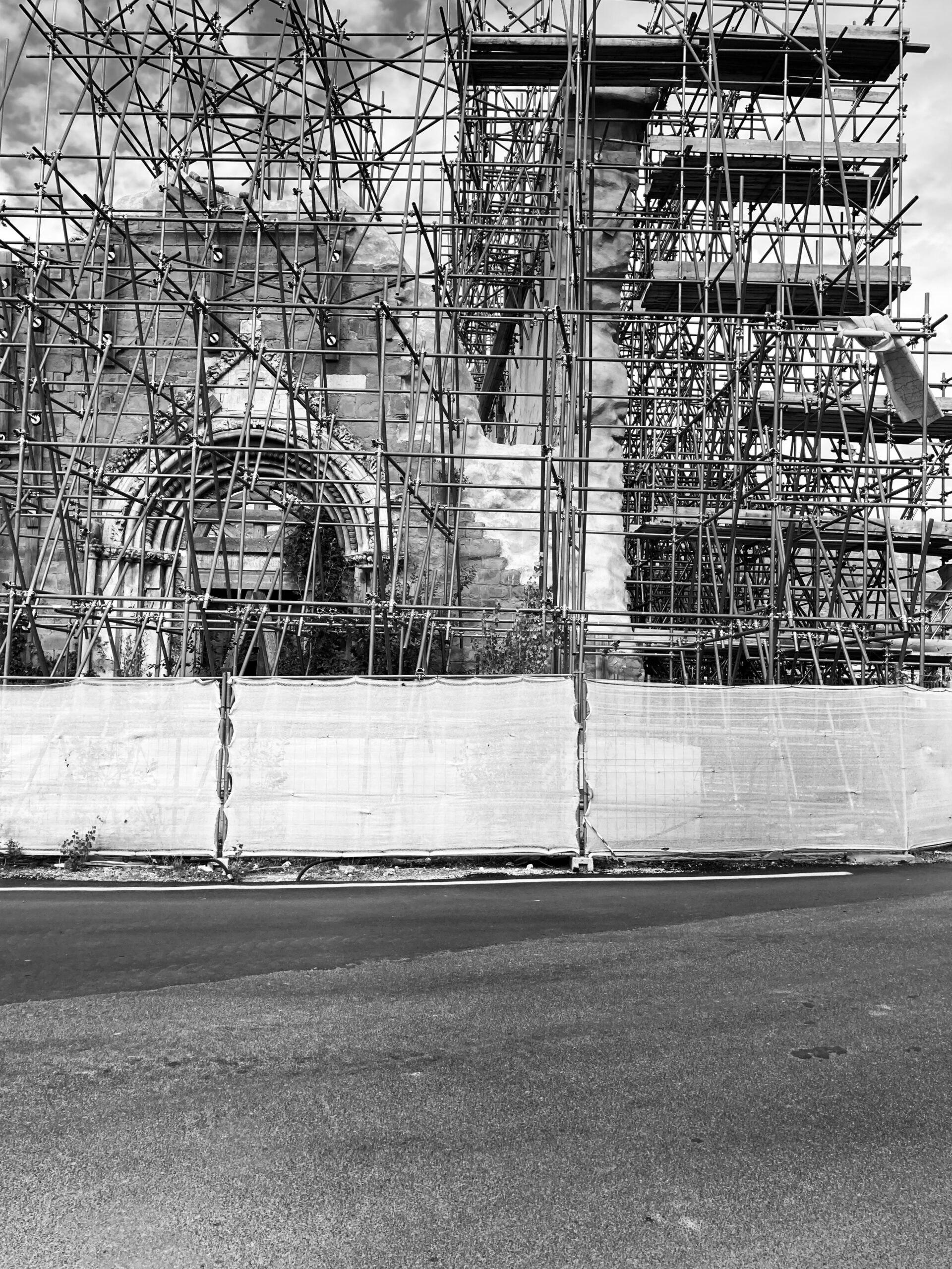 Site visit during fieldwork, Amatrice, 2021, post-earthquake reconstruction, scaffolding, medieval church